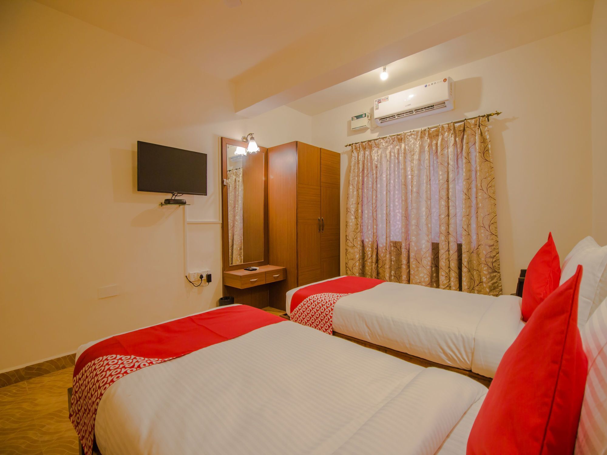Oyo Flagship 13853 Shruti Resort Calangute Esterno foto